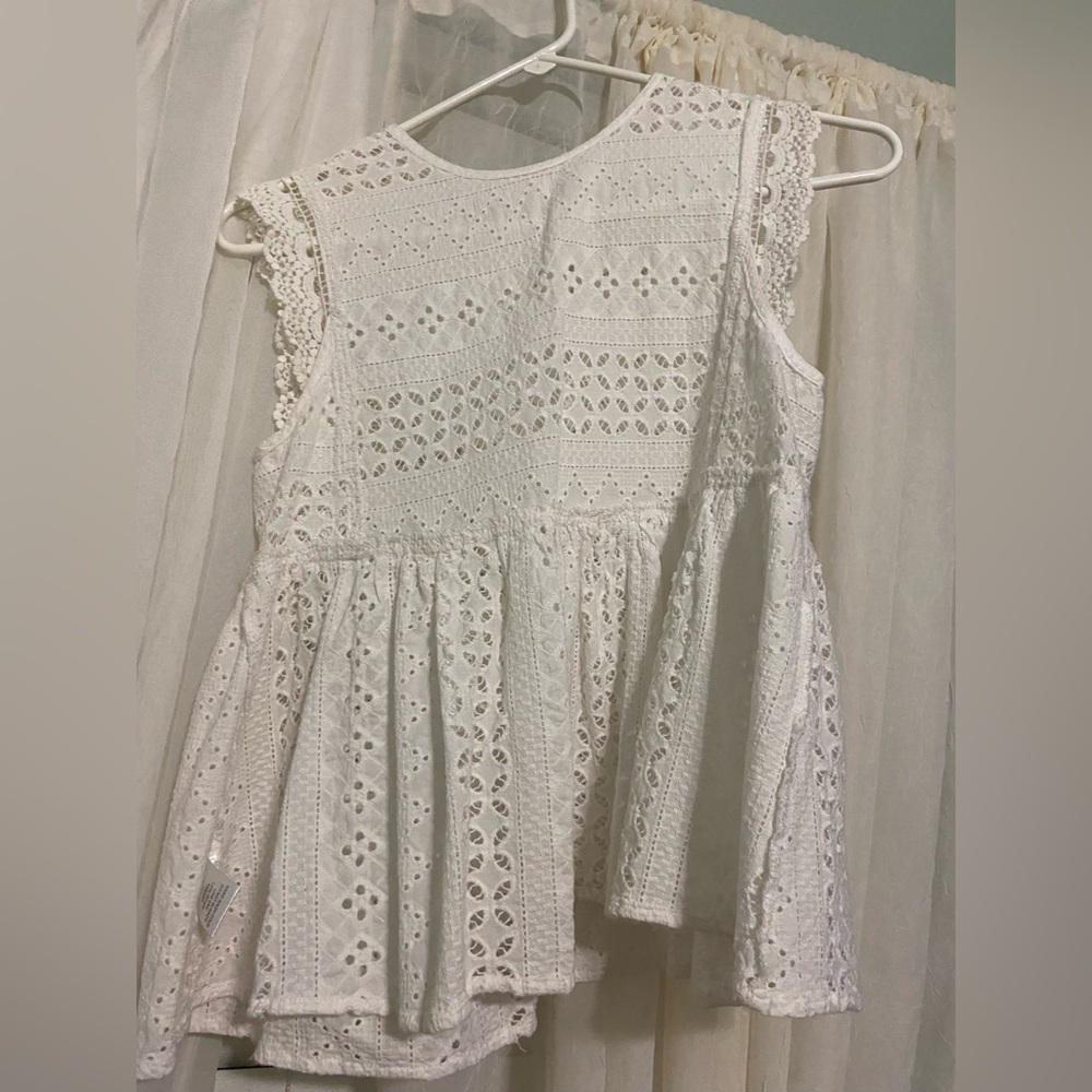 white laced top!
